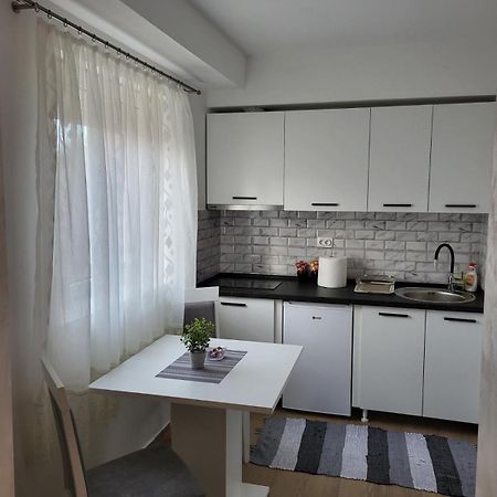 Sleep & Go Apartment Surčin Екстериор снимка